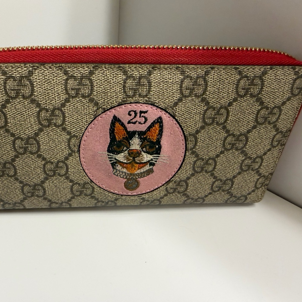 ❌SOLD❌ Gucci GG Supreme Zip Around Wallet with Bosco Patch